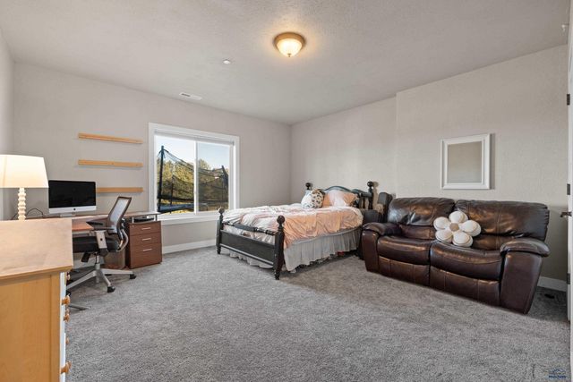 5816 CLOUD PEAK DR, Rapid City, SD 57702