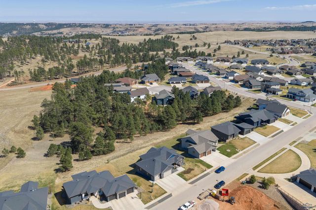 5816 CLOUD PEAK DR, Rapid City, SD 57702