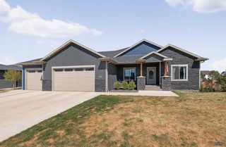 5816 CLOUD PEAK DR, Rapid City, SD 57702