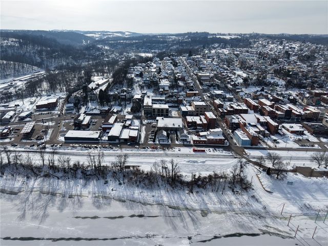 126-128 Railroad St, Monongahela, PA 15063