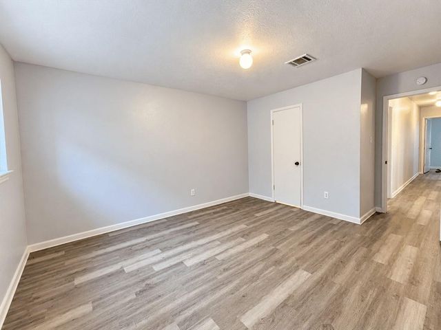 23010 Berry Pine Dr, Apple Springs, TX 77373