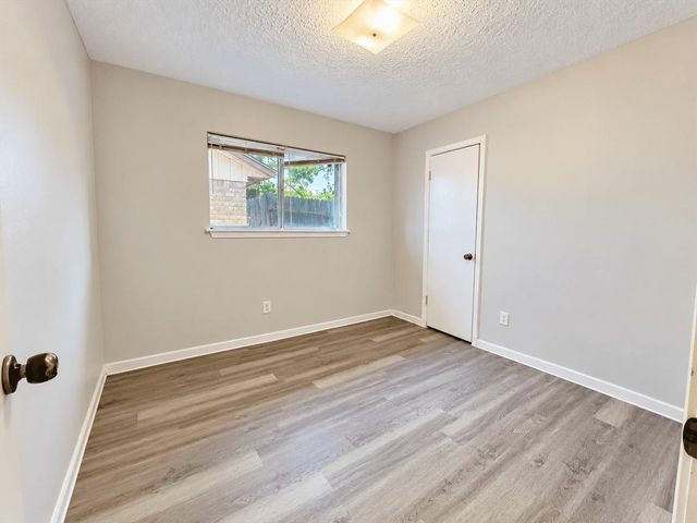 23010 Berry Pine Dr, Apple Springs, TX 77373
