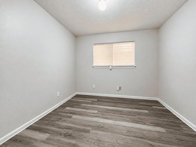 23010 Berry Pine Dr, Apple Springs, TX 77373