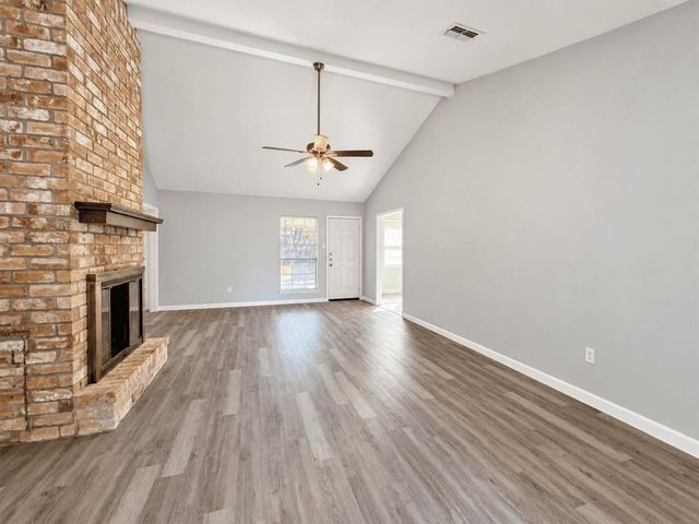 23010 Berry Pine Dr, Apple Springs, TX 77373