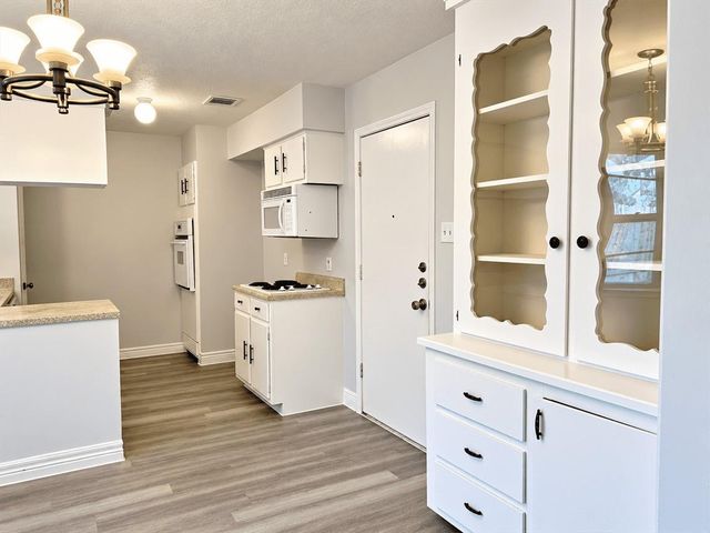 23010 Berry Pine Dr, Apple Springs, TX 77373