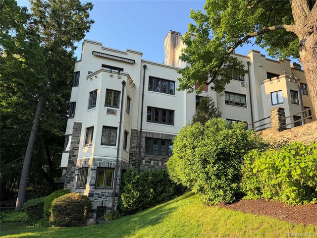 11 Beechtree Lane 1A, Bronxville, NY 10708