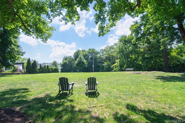 11 Beechtree Lane 1A, Bronxville, NY 10708