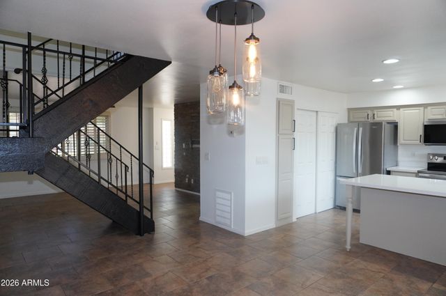 6837 E OSBORN Road F, Scottsdale, AZ 85251