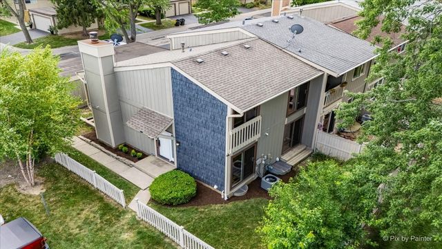 642 Glacier Trail, Roselle, IL 60172