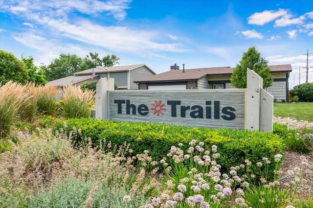 642 Glacier Trail, Roselle, IL 60172