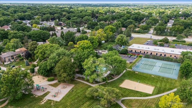 642 Glacier Trail, Roselle, IL 60172
