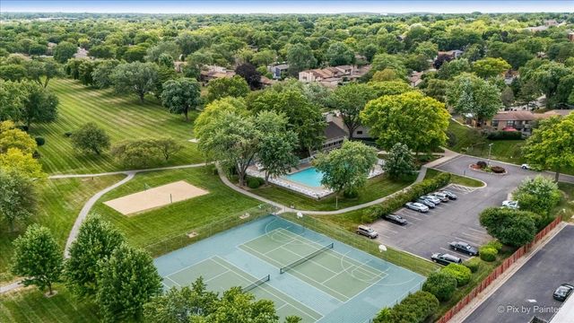 642 Glacier Trail, Roselle, IL 60172