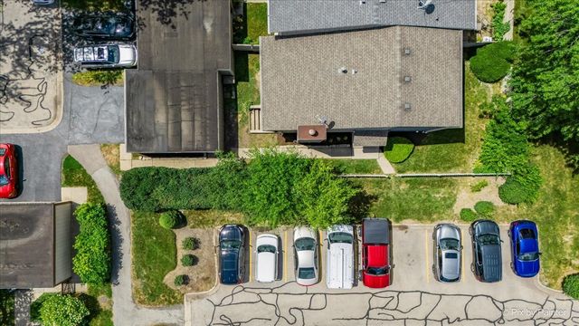 642 Glacier Trail, Roselle, IL 60172
