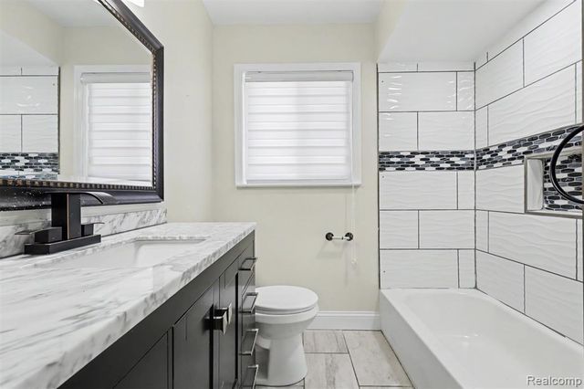 8968 Beatrice Street, Livonia, MI 48150