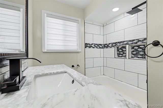 8968 Beatrice Street, Livonia, MI 48150