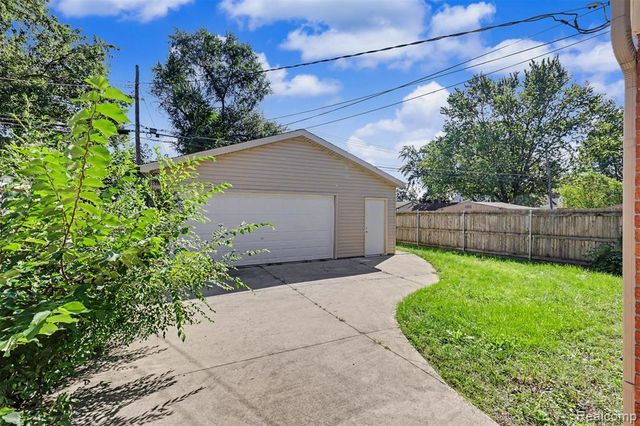 8968 Beatrice Street, Livonia, MI 48150
