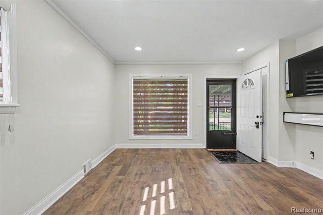 8968 Beatrice Street, Livonia, MI 48150
