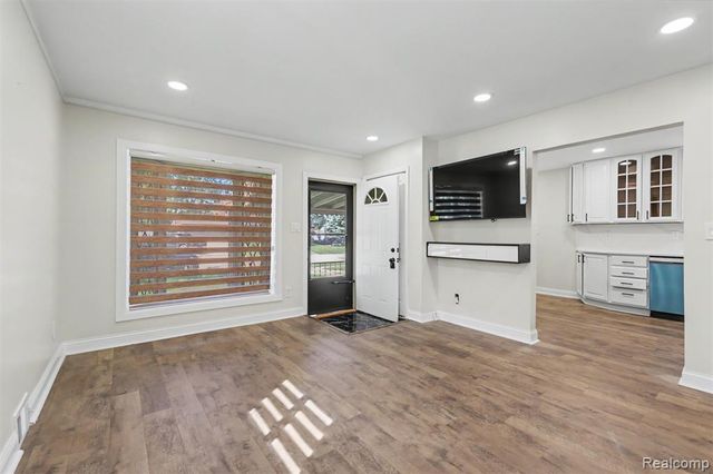 8968 Beatrice Street, Livonia, MI 48150
