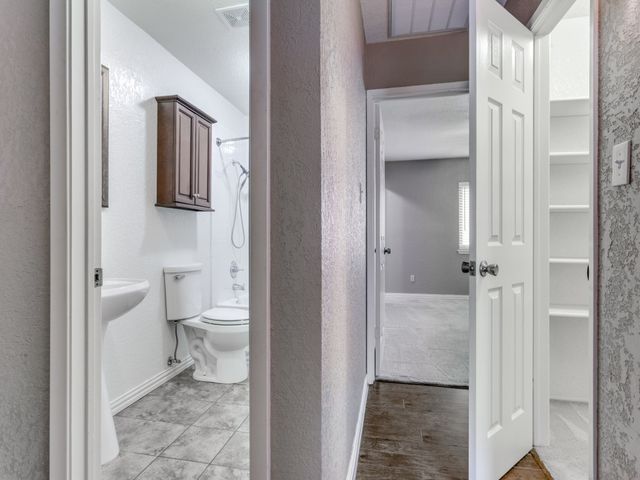 6900 Sandstone Court, Fort Worth, TX 76120