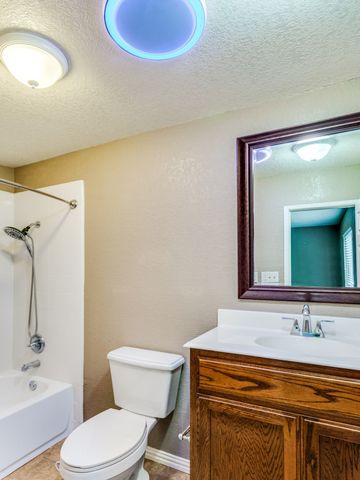 6900 Sandstone Court, Fort Worth, TX 76120