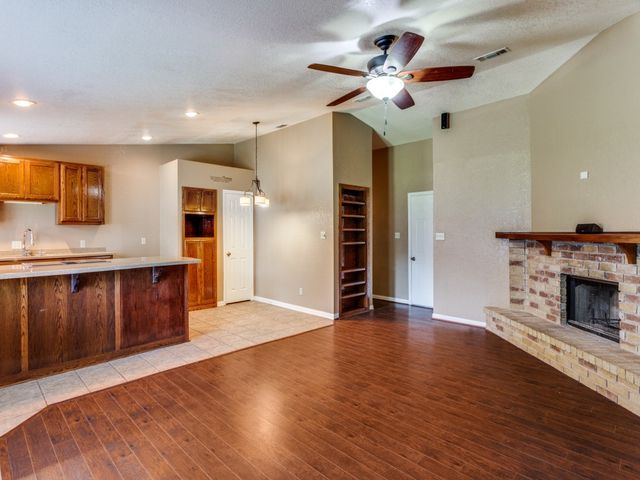 6900 Sandstone Court, Fort Worth, TX 76120