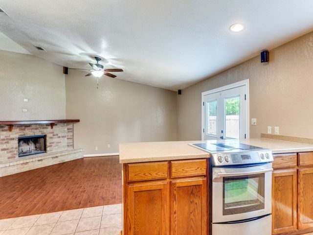 6900 Sandstone Court, Fort Worth, TX 76120