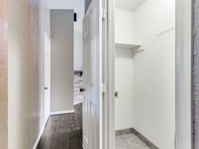 6900 Sandstone Court, Fort Worth, TX 76120