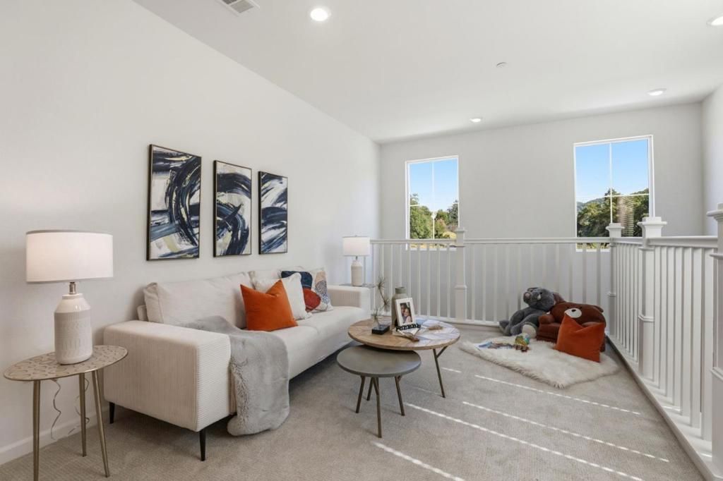 Image 10 of property listing at 1619 Santiago Court, Gilroy, CA 95020
