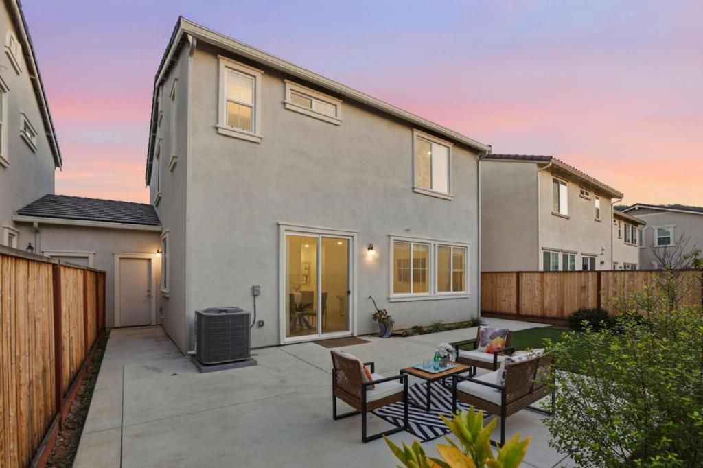 Image 21 of property listing at 1619 Santiago Court, Gilroy, CA 95020
