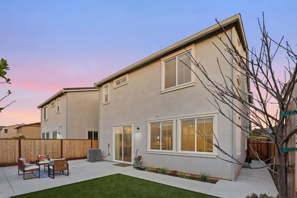 Image 25 of property listing at 1619 Santiago Court, Gilroy, CA 95020