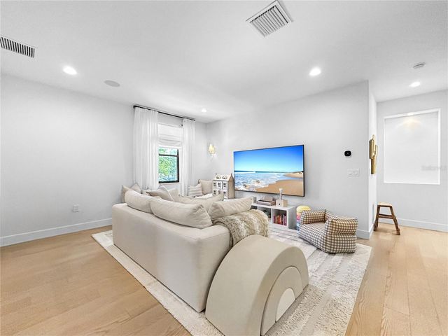 12207 MARJORY AVENUE, Tampa, FL 33612