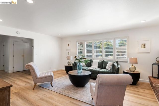 5179 5179 Paul Scarlet DR, Concord, CA 94521