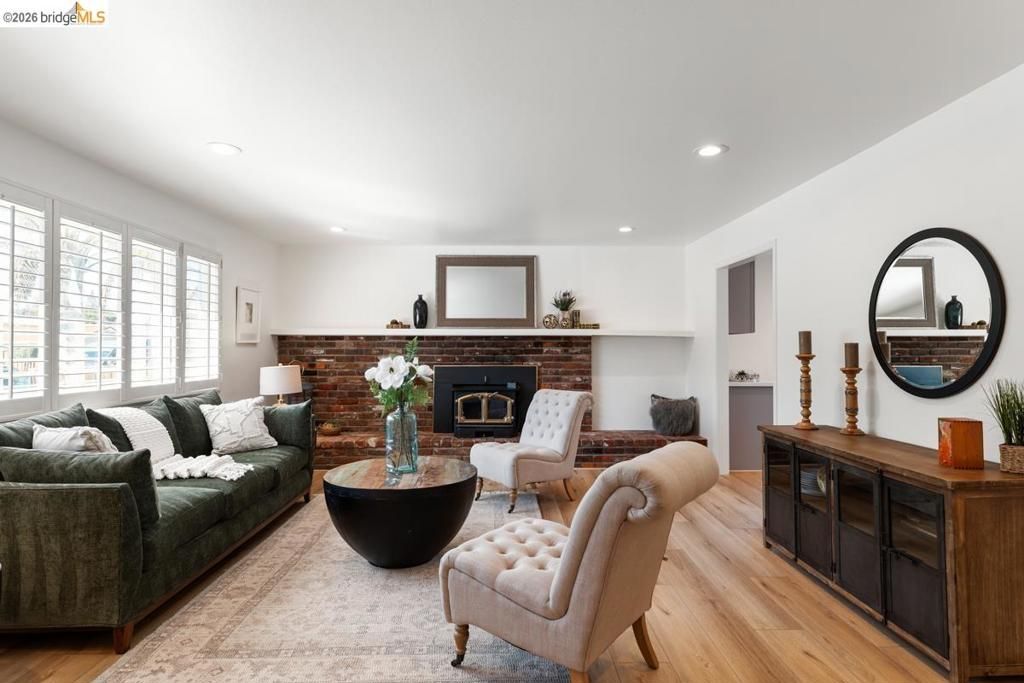 5179 5179 Paul Scarlet DR, Concord, CA 94521