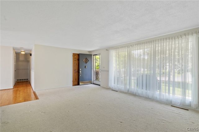 112 Calumet Drive, Geddes, NY 13219