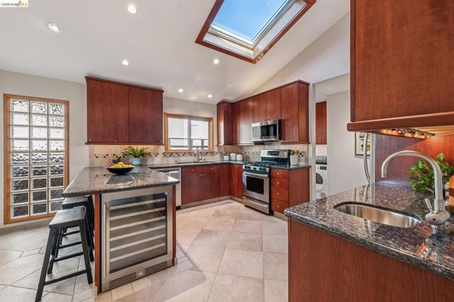 105 105 Arlington Ave, Kensington, CA 94707