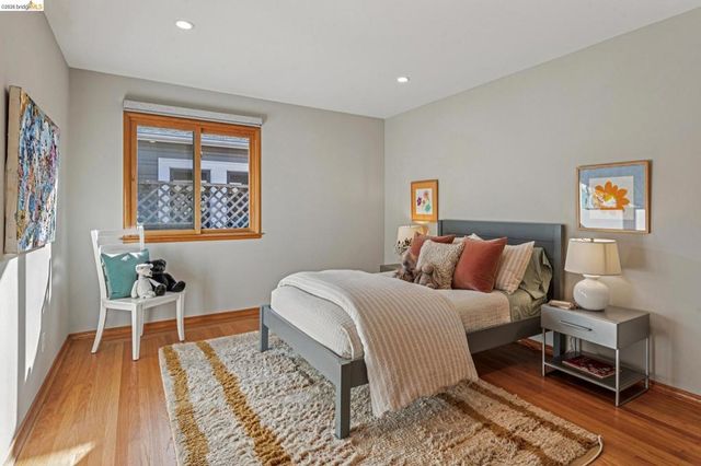 105 105 Arlington Ave, Kensington, CA 94707