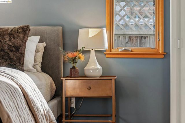 105 105 Arlington Ave, Kensington, CA 94707