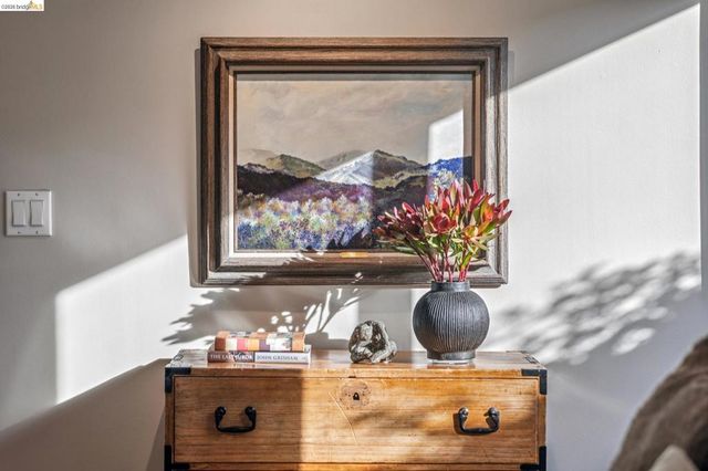 105 105 Arlington Ave, Kensington, CA 94707