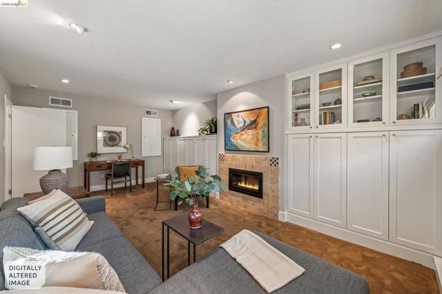 105 105 Arlington Ave, Kensington, CA 94707