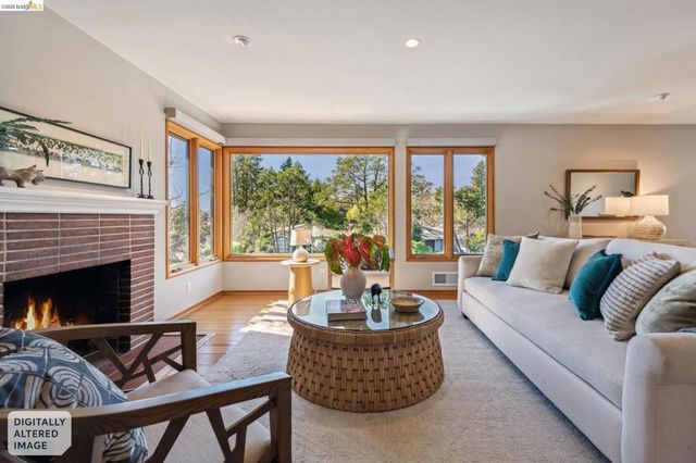 105 105 Arlington Ave, Kensington, CA 94707