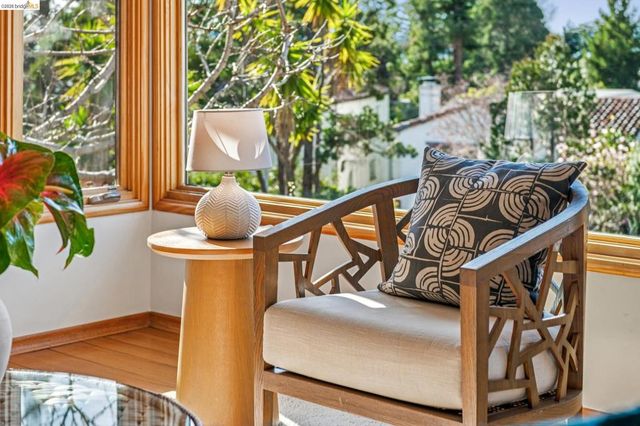 105 105 Arlington Ave, Kensington, CA 94707