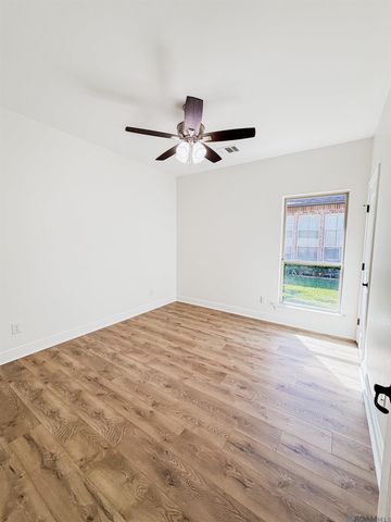 18175 River Landing Dr, Prairieville, LA 70769