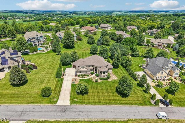 4498 Nina Lane, Middleton, WI 53562