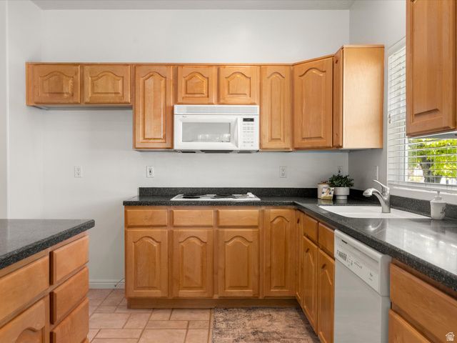 4602 S HATHAWAY DR, Roy, UT 84067