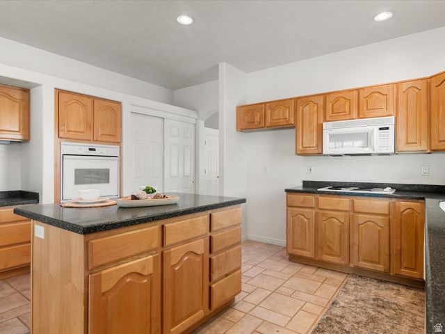 4602 S HATHAWAY DR, Roy, UT 84067