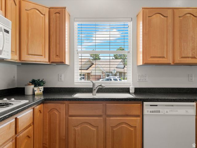 4602 S HATHAWAY DR, Roy, UT 84067