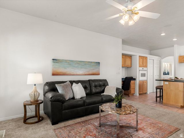 4602 S HATHAWAY DR, Roy, UT 84067