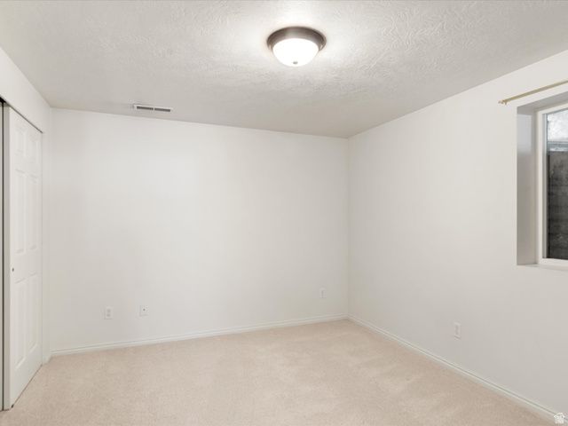 4602 S HATHAWAY DR, Roy, UT 84067