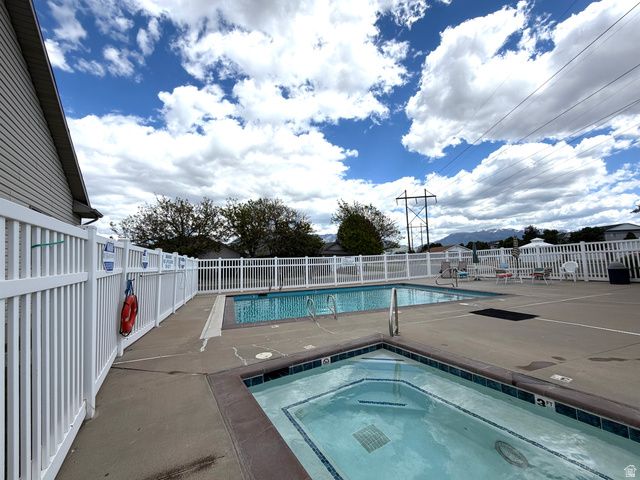 4602 S HATHAWAY DR, Roy, UT 84067