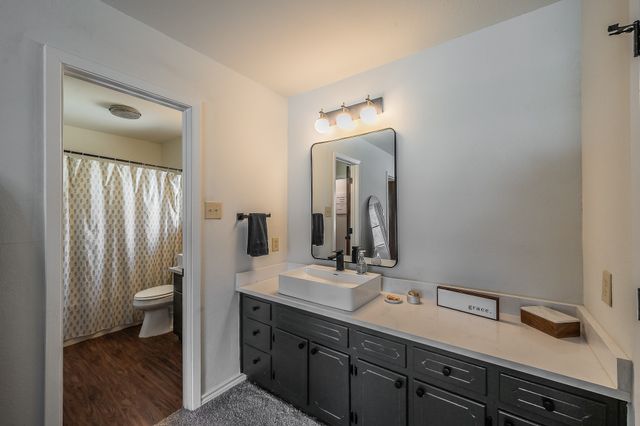 302 W Hale Avenue, Decatur, TX 76234